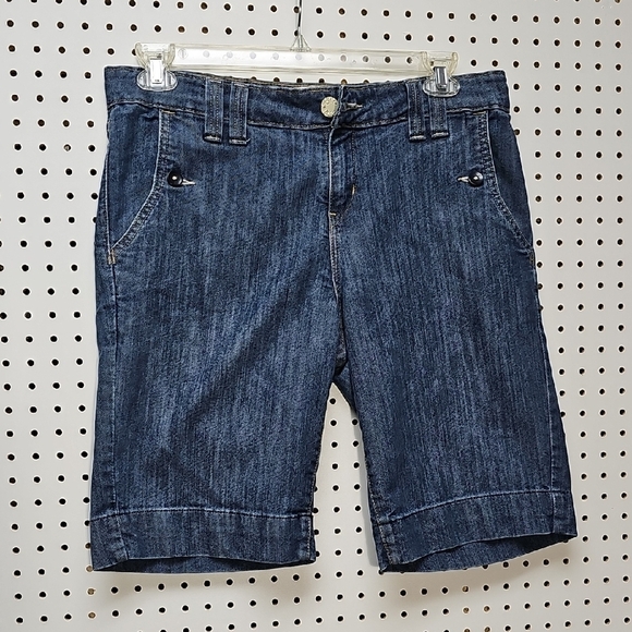 Signature Levis Strauss Bermuda Shorts. Lite Denim Sz 12 - Picture 1 of 8